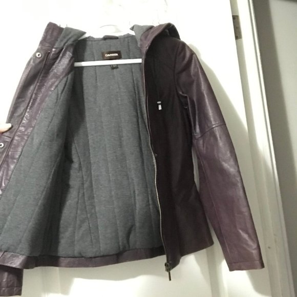 BRAND NEW $400 Danier Leather Jacket - Picture 3 of 4